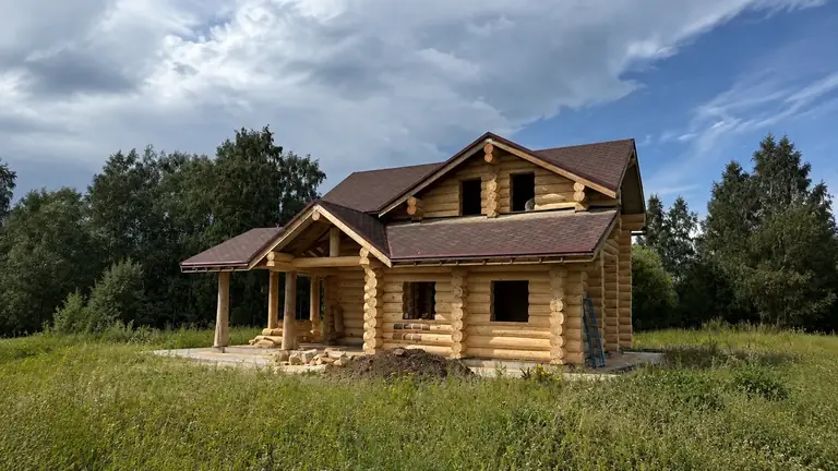 Строительство сруба с двумя фронтонами